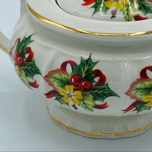 Windsor || "Mini" Teapot with Holiday Holly - Picture 2 of 11